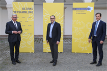 Der neue Gemeindebundobmann Niko Reisel (Mitte) mit NÖ Gemeindebund-Präsident Alfred Riedl und Landesgeschäftsführer Gerald Poyssls.